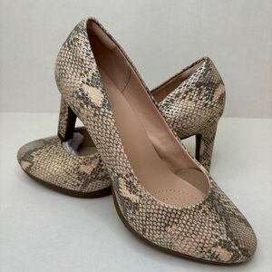 Clarks Collection Heels‎ 10 Ambyr Joy Beige Snake Animal Metallic Platform Pumps
